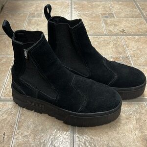 Puma Mayze Chelsea Infuse Womens Round Toe Boots Black - Size 7.5
